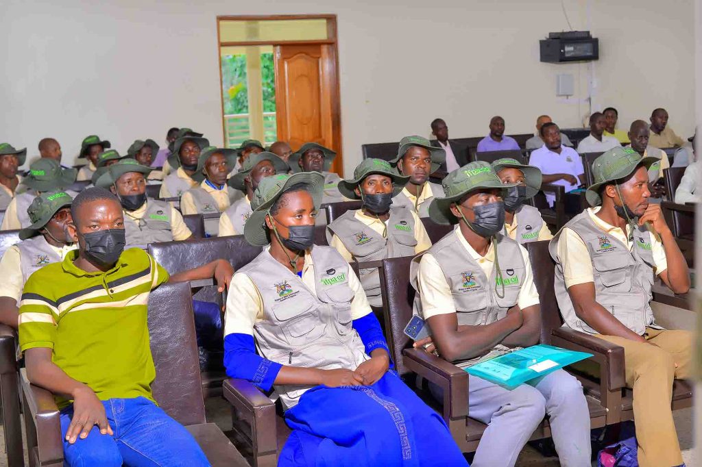 Model farmers who have excelled in the project during the meeting.